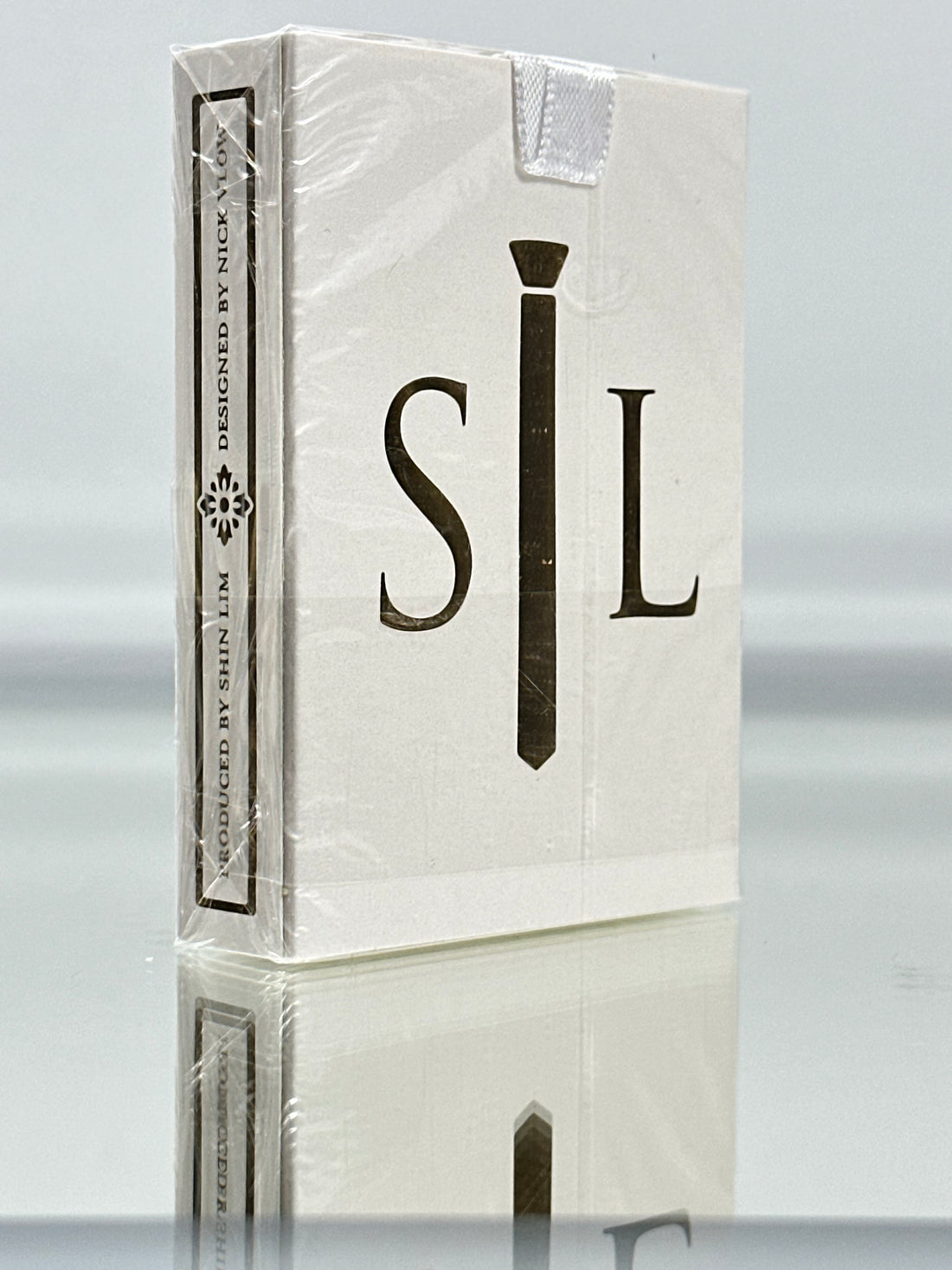 Regalia White Gold Luxury Playing Cards Cartamundi