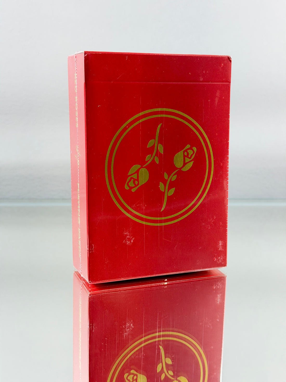 Red Roses Playing Cards: Premium Gold Foil Edition Collector&